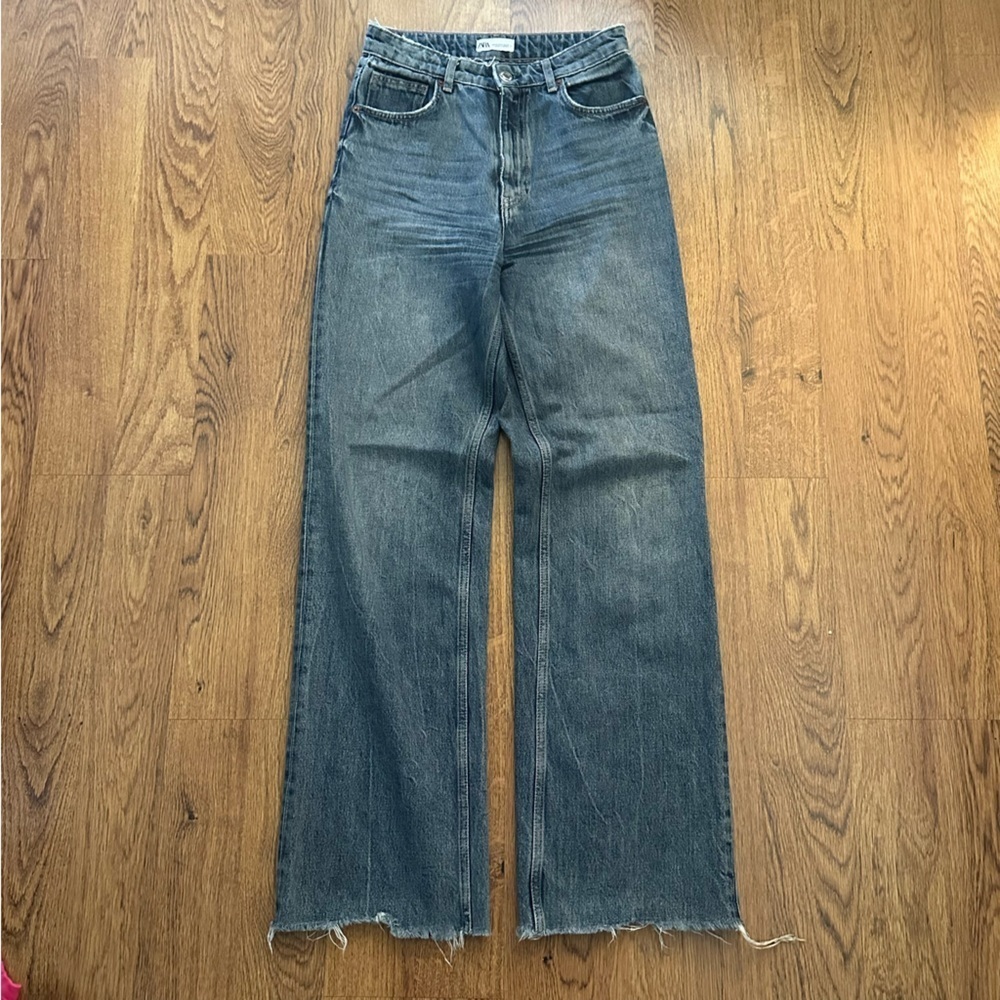 Zara Blue Frayed Hem denim Jeans size 6 long inseam wide leg straight high rise